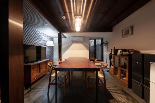Dapur atau dapur kecil di Higashiyama House