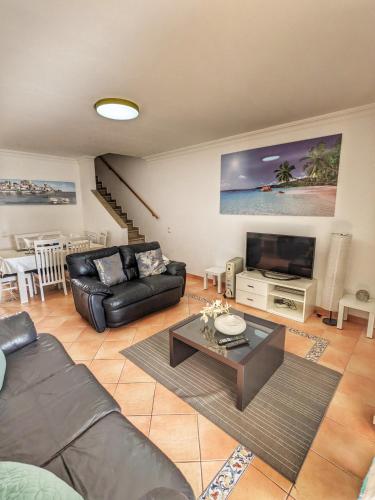 Townhouse 700m from Sao Rafael Beach