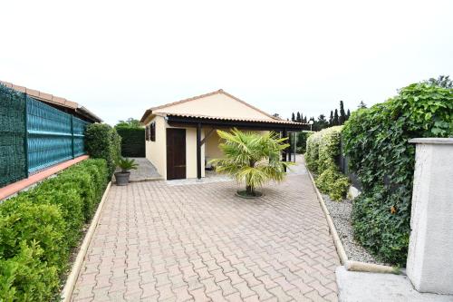 Maison 6 personnes climatisée dans résidence avec piscine à 900 M des plages