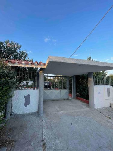 Το κτήριο όπου στεγάζεται  το διαμέρισμα
