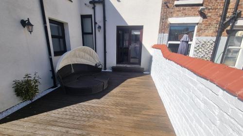Luxe Retreat - Steps from Stadium - Pool Table, Ping Pong, Football Table photo 7