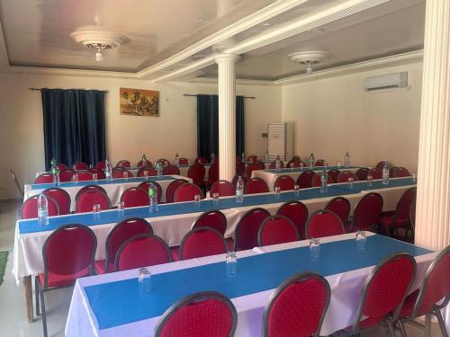 Konferenční prostory v ubytování Mbin Songho Ndiaganiao