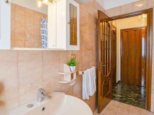 Bilik mandi di Casa Rita by Holiday World