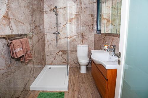 Ένα μπάνιο στο Apartment in Mellieha, Malta