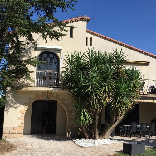 Villa Lunel 250 m2 -axe Montpellier-Grande Motte