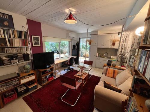 Cozy quiet studio near the sea