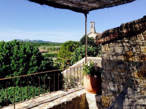 Charming House with Courtyard Garden and Views