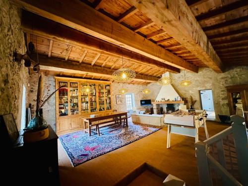 Χώρος καθιστικού στο Le Moulin de La Grave 450m2
