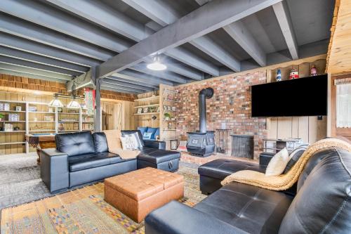 Χώρος καθιστικού στο Stay In Lakeside-Lake Front Luxe