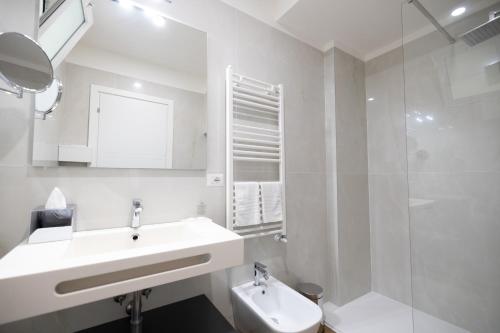 AI 2 G - Luxury Rooms photo 43