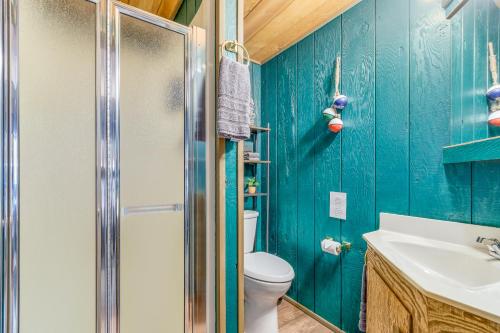Ένα μπάνιο στο Stay In Lakeside-Lake Front Luxe