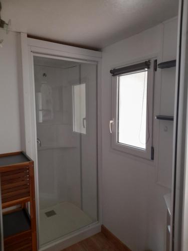 Kúpeľňa v ubytovaní Camping du Nizour