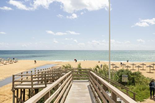 Bright 2BR Apartment with Private Balcony - Albufeira Beach, by Hopstays