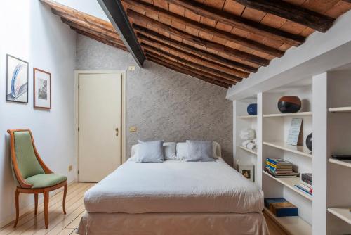 White Room with bathroom and Shared Terrace