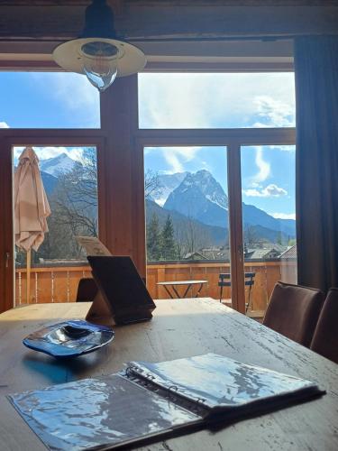 Nespecifikovaný výhled na hory nebo výhled na hory při pohledu z apartmánu