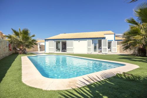Beautiful Villa with a Pool