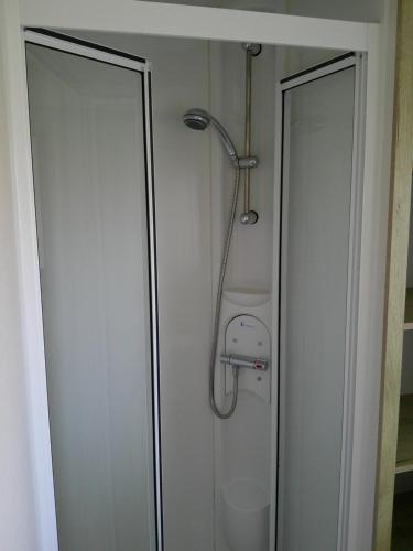 Ένα μπάνιο στο Kingfisher New Horizon KF 8 Berth heated Close to site entrance