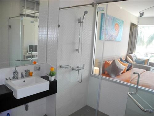 Koupelna v ubytování Chic Karon Nice Apartment close to Karon Beach