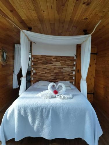 Roulotte à la campagne avec son spa à Cabariot