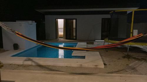 Bazén v ubytování Villa Paradise nebo v jeho okolí