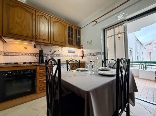 Sun & Terrace Tavira Escape - 10 mins City Center - 2 mins Train Station - Quiet