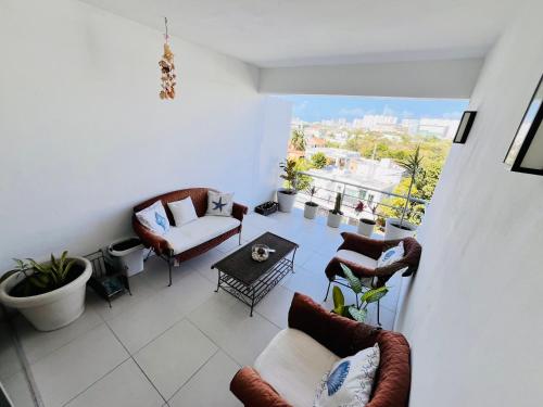 Posezení v ubytování Sky condo tziara M6B panoramic view