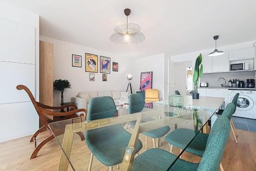 Photo de la galerie de l'établissement Large & modern apartment with rooftop, à Montreuil