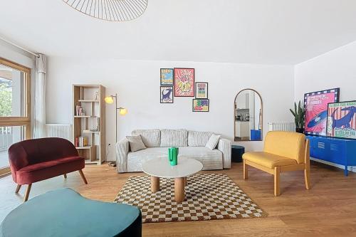 Spacious apartment with rooftop