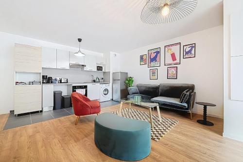 Photo de la galerie de l'établissement Modern & spacious apartment with rooftop, à Montreuil