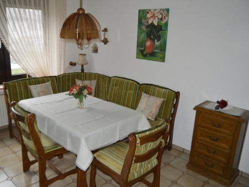 Ruang duduk di Ferienwohnung Lennestadt