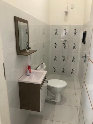 Koupelna v ubytování Casa com piscina em Iranduba