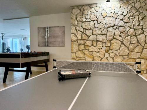 Πινγκ πονγκ στο Le Village Sarzana ή εκεί κοντά