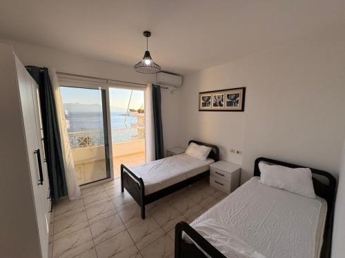 Gallery image of Beachfront 2 Bedrooms Apartment in Sarandë