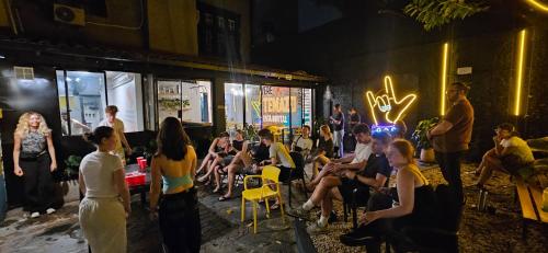 Clientes alojados en Play Hostel Garden