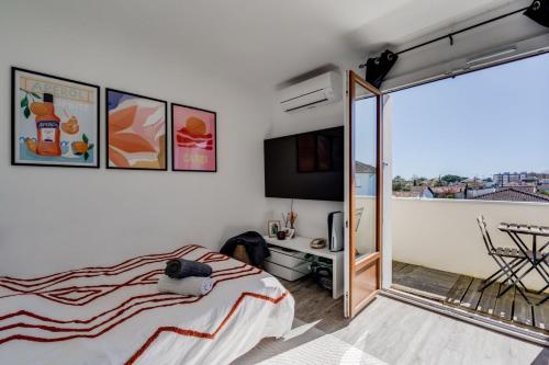 Chez Dorian - Parking & Balcon