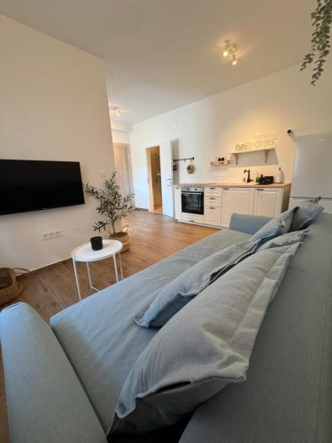 Apartmant SEASIDE - great location, 2 min from beach, sunny terrace