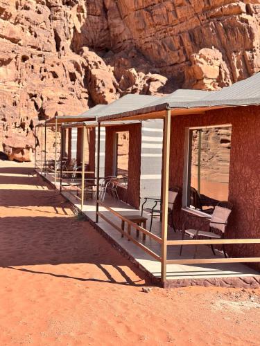 a building in the middle of the desert at Rum Angel Camp in Wadi Rum
