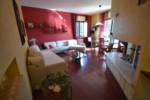 Foto Samsara Casa indipendente, con giardino privato e box 1