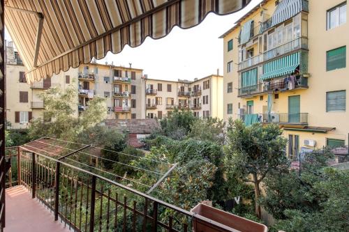 The Italian Courtyard with free parking nearby