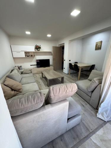 Tirana Skanderbeg corner flat