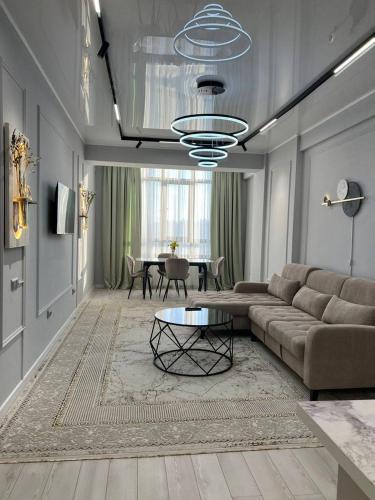 Χώρος καθιστικού στο Victory apartment near GUM-TSUM