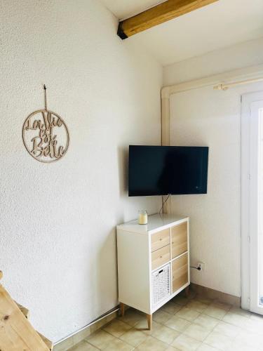 Anisades, Maison cosy avec jardin 5 min plage
