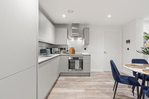 #20 2 Bed 2 Bath Balcony Lux Digbeth Apt - Sleeps 6 - Perfect for contractors and Families photo 14