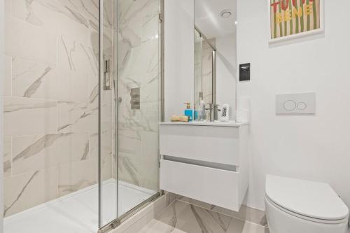 #20 2 Bed 2 Bath Balcony Lux Digbeth Apt - Sleeps 6 - Perfect for contractors and Families photo 18