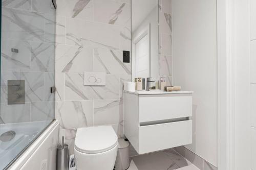 #20 2 Bed 2 Bath Balcony Lux Digbeth Apt - Sleeps 6 - Perfect for contractors and Families photo 27