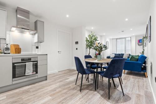#20 2 Bed 2 Bath Balcony Lux Digbeth Apt - Sleeps 6 - Perfect for contractors and Families photo 5