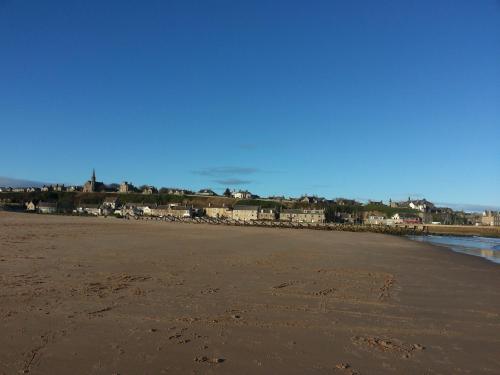 a view of the beach from the shore at Tighnabruaich Annex in Lossiemouth