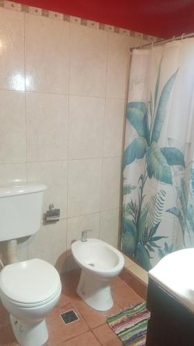 Bilik mandi di Posada Tierra Salva