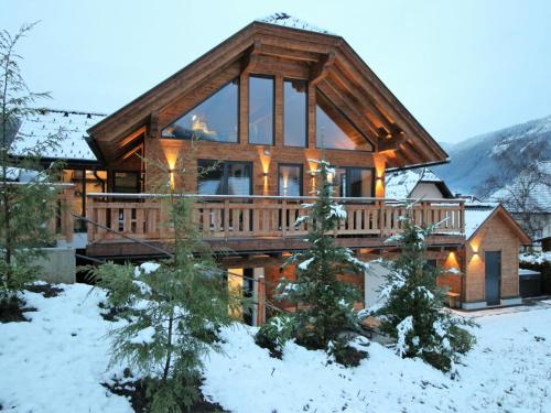 Landskap semula jadi dekat dengan chalet