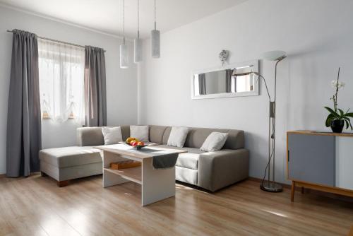 Apartments with parking space Mugeba, Porec - 24244